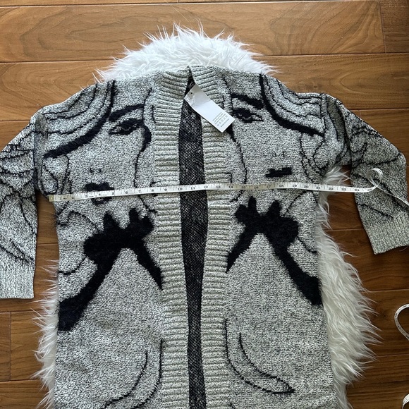 Knitted long sweater coat - Picture 11 of 11